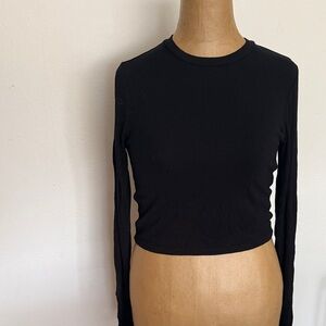 Joah Brown sz s/m Black ribbed Long-Sleeve Crop Top great condition